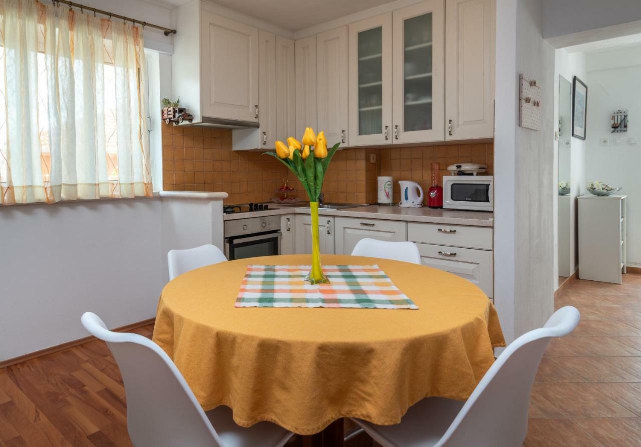 Apartment Dinka Trogir Exterior foto